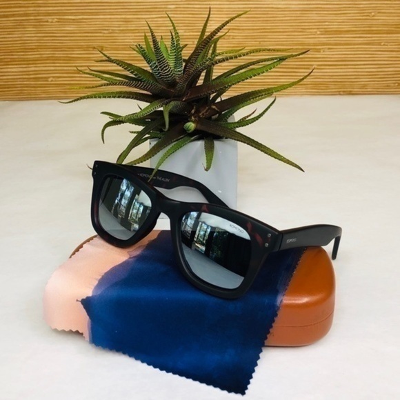 NEW KOMONO Allen Beetroot Tortoise Sunglasses wayfarer red black - Picture 6 of 12